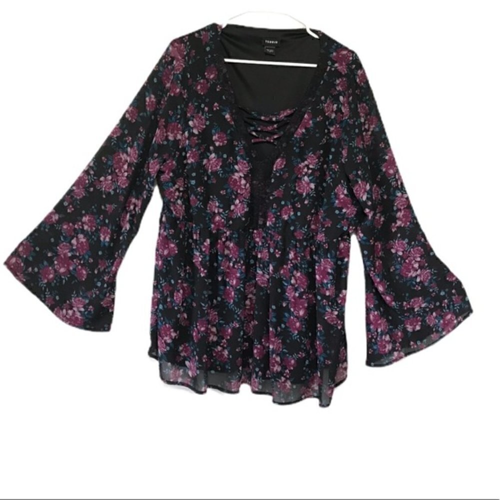 Torrid purple & black floral lace up top size 2X #79